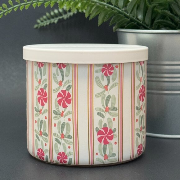 BBW Peppermint Bark Bath & Body Works 3 Wick Candle - Picture 2 of 10